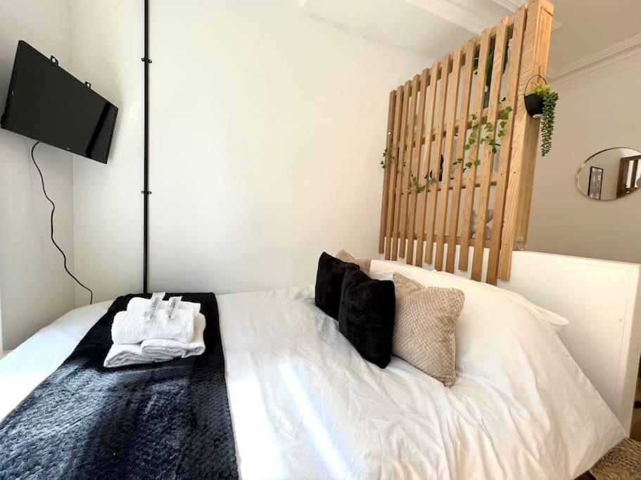 Flat 12, 10 St John'S Road Apartment Bournemouth Bagian luar foto