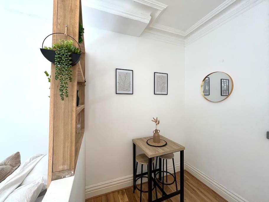 Flat 12, 10 St John'S Road Apartment Bournemouth Bagian luar foto